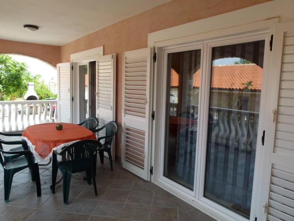 Apartmani Ivanic Vir Luaran gambar