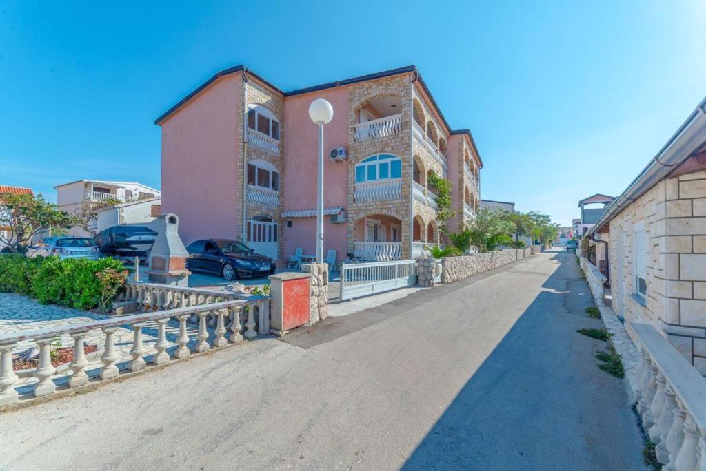 Apartmani Ivanic Vir Luaran gambar